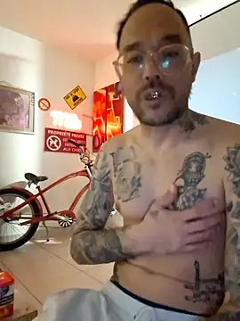 mileflav0r online show from March 2026 07:59:02 PM