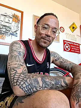 mileflav0r online show from April 2026 12:56:01 PM
