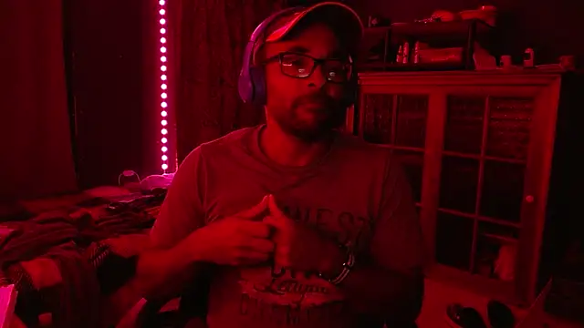        the online show from December 2025 02:37:02 AM