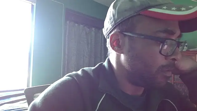 Snapshot of _______the chatting on December 2025 04:44:01 PM the online show from December 2025 04:44:01 PM