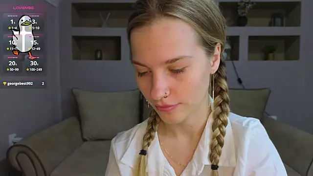 LinaCristonsen online show from November 2025 03:27:01 PM