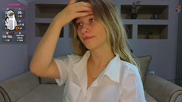 LinaCristonsen online show from October 2025 04:15:02 PM