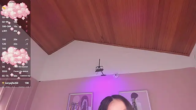 elodie walker online show from March 2026 12:29:02 PM