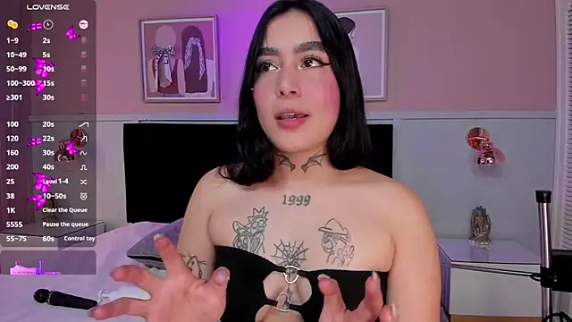 elodie walker online show from November 2025 11:42:01 AM