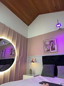 elodie walker online show from March 2026 12:35:02 PM