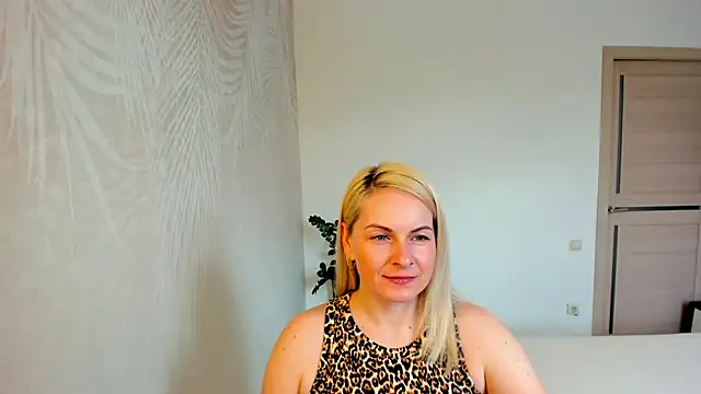 Alicee Gracee online show from April 2026 08:49:01 AM