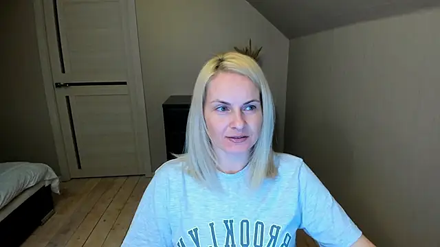 Alicee Gracee online show from February 2025 07:06:02 PM