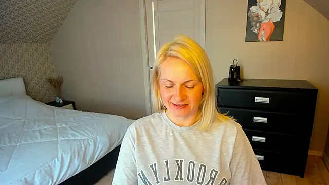 Alicee Gracee online show from November 2025 10:15:02 AM