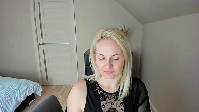 Alicee Gracee online show from February 2025 06:48:02 PM