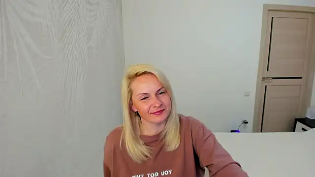 Alicee Gracee online show from March 2026 07:15:01 PM