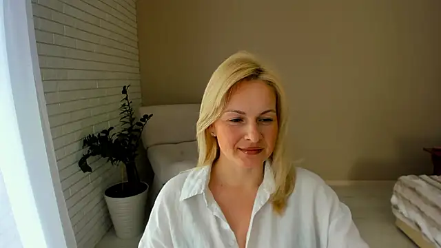 Alicee Gracee online show from February 2026 09:55:01 AM