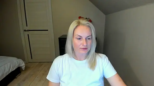 Alicee Gracee online show from October 2025 06:31:02 PM