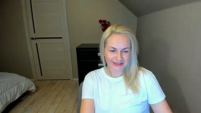 Alicee Gracee online show from October 2025 07:14:02 PM