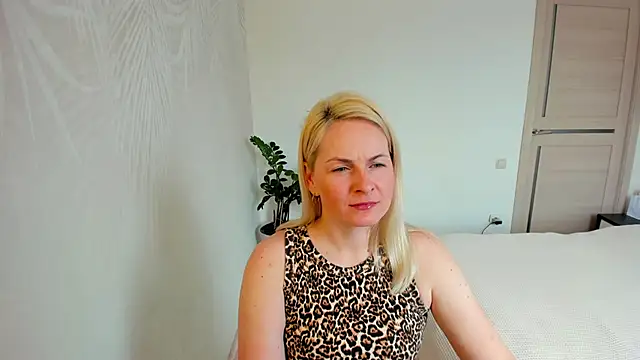 Alicee Gracee online show from March 2026 07:39:01 AM