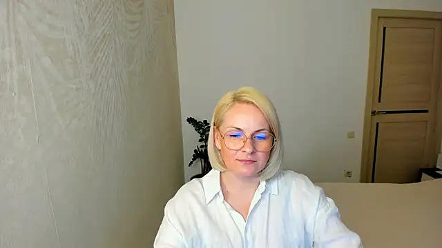 Alicee Gracee online show from April 2026 06:46:01 PM