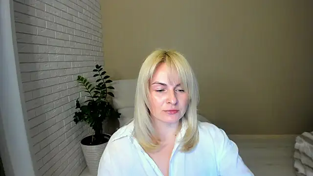 Alicee Gracee online show from February 2026 07:25:01 PM