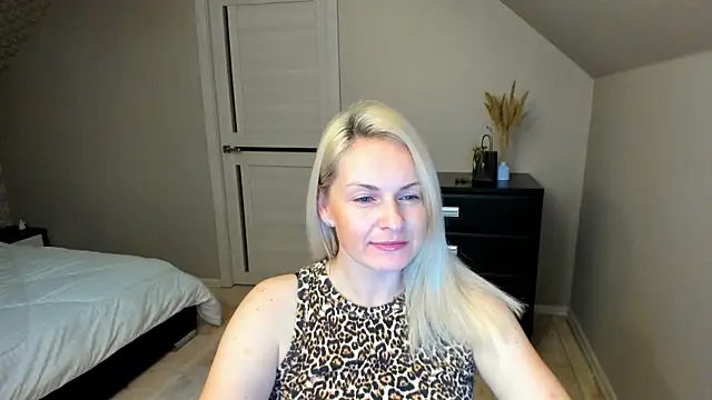 Alicee Gracee online show from November 2025 07:07:02 PM