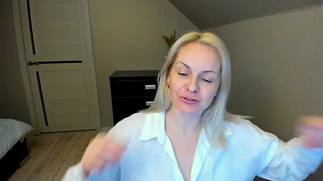 Alicee Gracee online show from February 2025 07:28:02 PM