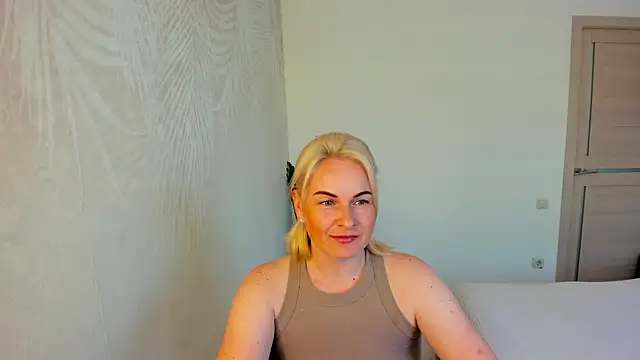 Alicee Gracee online show from June 2026 01:01:02 PM