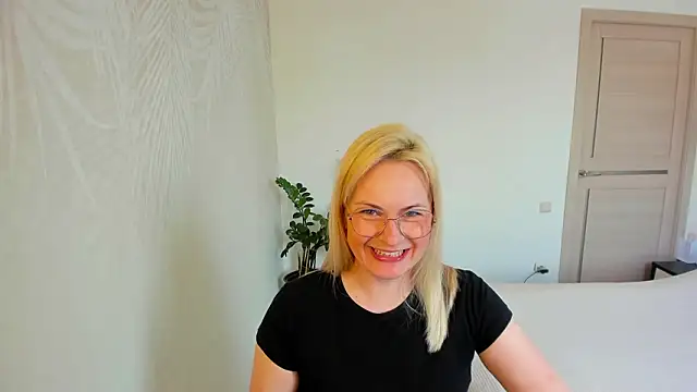 Alicee Gracee online show from March 2026 08:49:02 AM