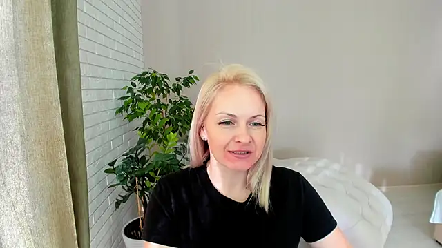 Alicee Gracee online show from February 2025 08:31:01 AM