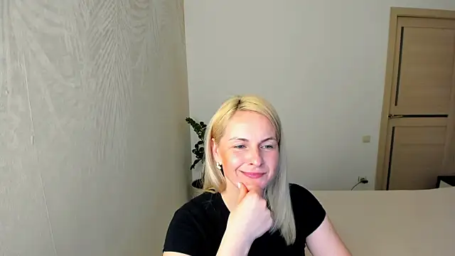 Alicee Gracee online show from March 2026 05:06:01 PM