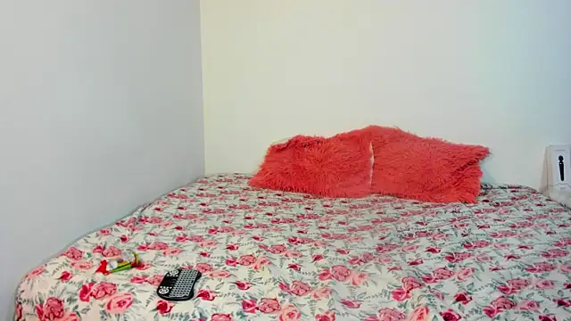 cristal-evanns online show from July 2026 06:37:01 PM