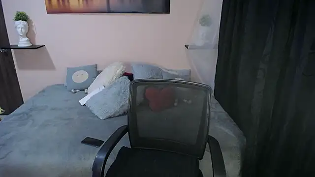 cristal-evanns online show from December 2024 02:10:01 AM