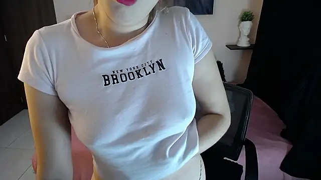 cristal-evanns online show from March 2026 08:45:01 PM