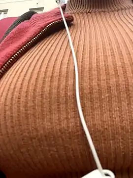 Snapshot of ScarletAss chatting on September 2025 05:17:02 AM ScarletAss online show from September 2025 05:17:02 AM