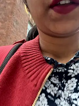 Snapshot of ScarletAss chatting on September 2025 04:24:02 AM ScarletAss online show from September 2025 04:24:02 AM