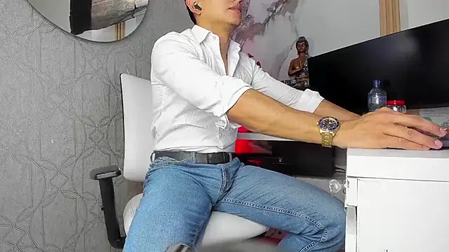 Lucii fer  online show from May 2026 11:42:01 AM