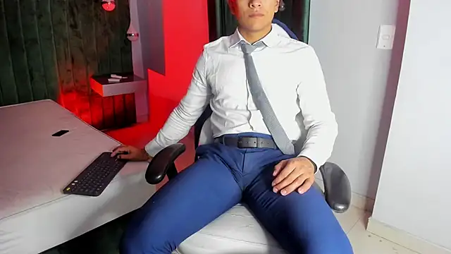 Lucii fer  online show from September 2025 11:39:02 AM