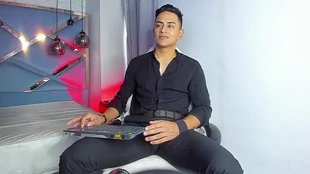 Lucii fer  online show from March 2026 12:10:01 PM