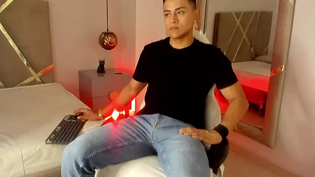 Lucii fer  online show from November 2025 11:36:01 AM