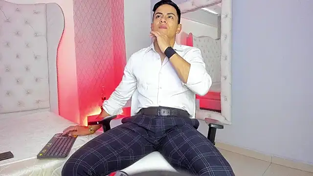 Lucii fer  online show from March 2026 11:44:01 AM