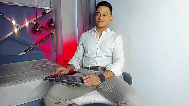 Lucii fer  online show from March 2026 11:26:02 AM