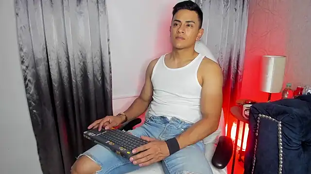 Lucii fer  online show from February 2026 11:34:01 AM