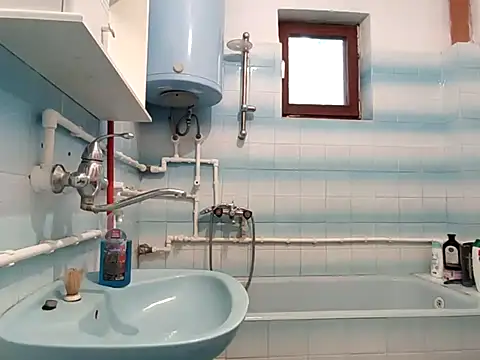 beaverwoman online show from October 2025 10:27:01 AM