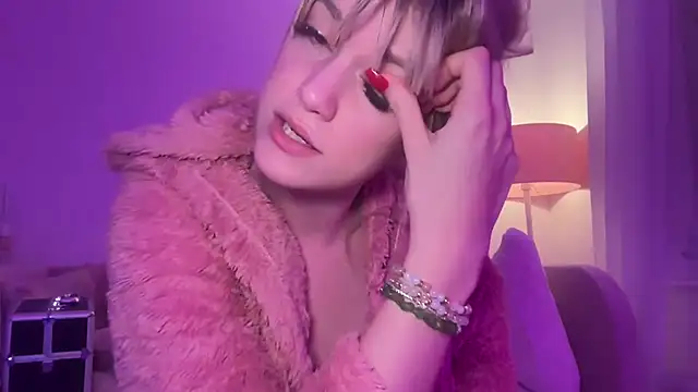 LustfulLuna  online show from March 2026 11:00:01 PM