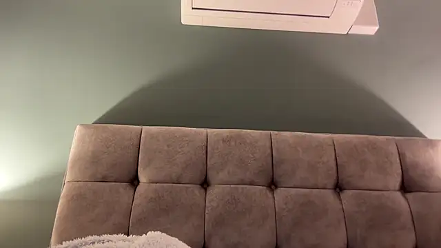 Snapshot of LustfulLuna_ chatting on December 2025 09:37:02 PM LustfulLuna online show from December 2025 09:37:02 PM