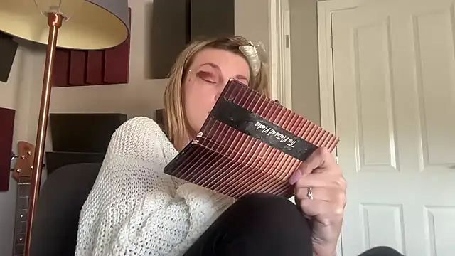 Snapshot of LustfulLuna_ chatting on November 2025 01:49:02 PM LustfulLuna online show from November 2025 01:49:02 PM