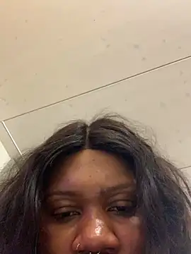 Snapshot of bonbonaumiel chatting on December 2024 08:27:02 PM bonbonaumiel online show from December 2024 08:27:02 PM