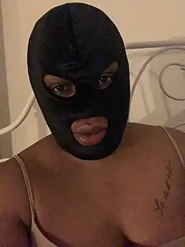 Snapshot of bonbonaumiel chatting on January 2025 07:21:02 PM bonbonaumiel online show from January 2025 07:21:02 PM