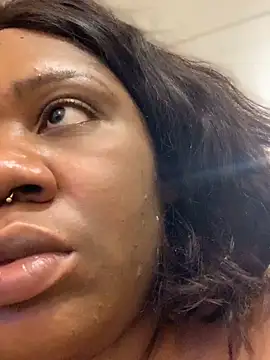 Snapshot of bonbonaumiel chatting on December 2024 07:49:02 PM bonbonaumiel online show from December 2024 07:49:02 PM