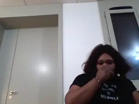 Snapshot of bonbonaumiel chatting on December 2024 04:44:02 AM bonbonaumiel online show from December 2024 04:44:02 AM