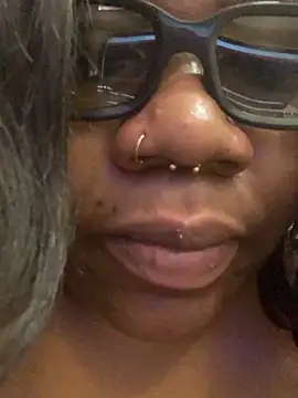 Snapshot of bonbonaumiel chatting on January 2025 05:16:01 PM bonbonaumiel online show from January 2025 05:16:01 PM