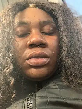 Snapshot of bonbonaumiel chatting on December 2024 07:13:02 AM bonbonaumiel online show from December 2024 07:13:02 AM