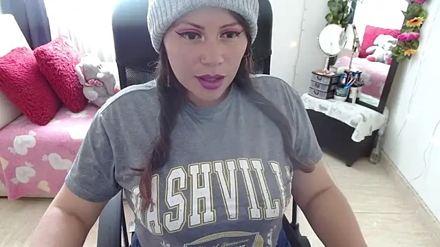 miss evoleth2 online show from April 2026 04:00:02 PM