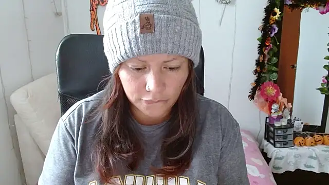 Snapshot of miss_evoleth2 chatting on October 2025 09:05:02 PM miss evoleth2 online show from October 2025 09:05:02 PM